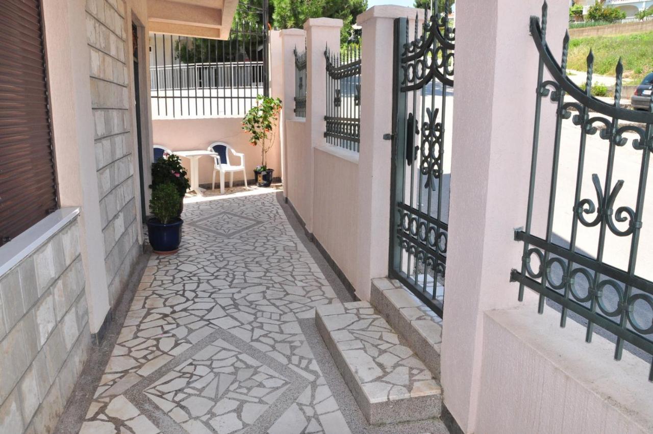 Comfort Apartments Bar Luaran gambar