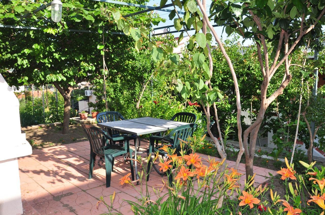 Comfort Apartments Bar Luaran gambar